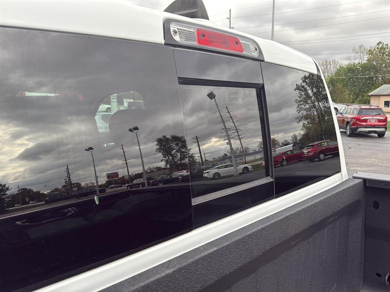 RAM 1500 Big Horn 4x4 Crew Cab 5'7" Box 2020
