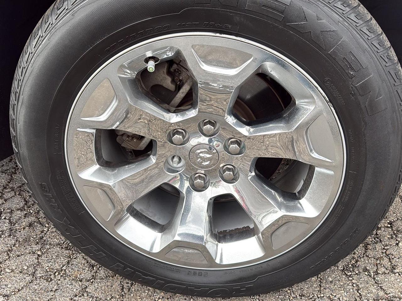 RAM 1500 Big Horn 4x4 Crew Cab 5'7" Box 2020