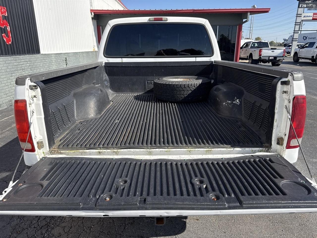 Ford Super Duty F-350 SRW Supercab 142" Lariat 2001