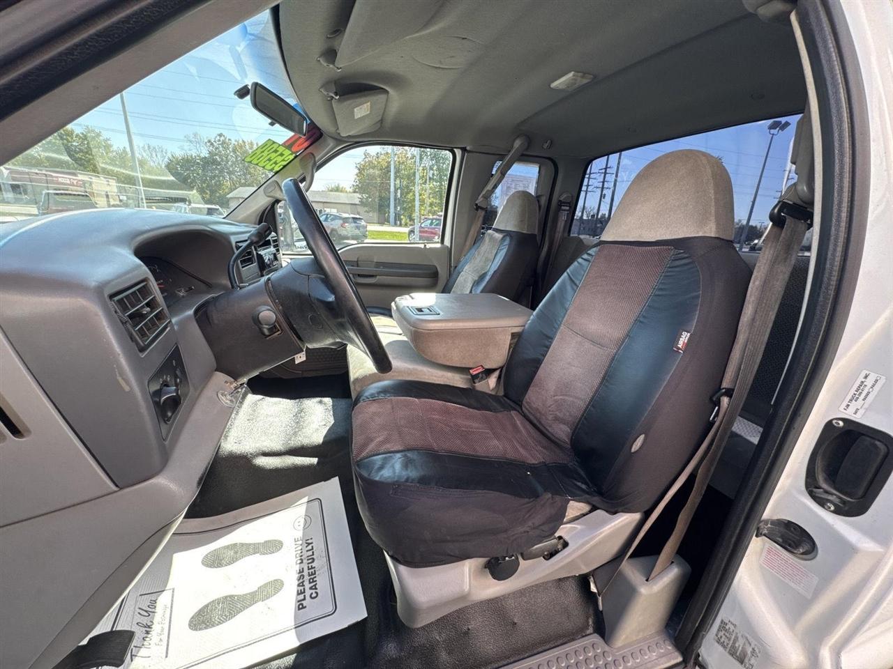 Ford Super Duty F-350 SRW Supercab 142" Lariat 2001