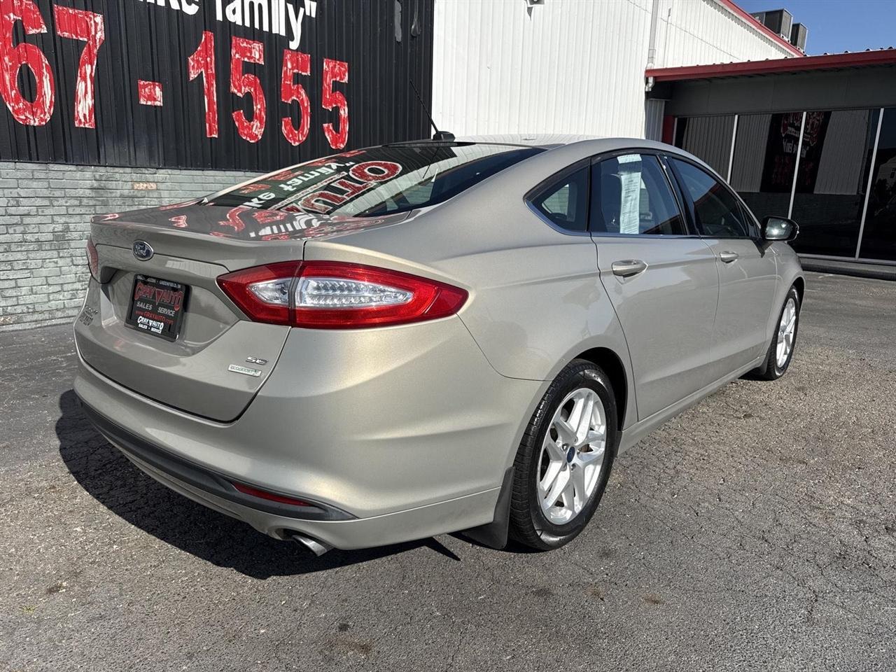 Ford Fusion 4dr Sdn SE FWD 2015