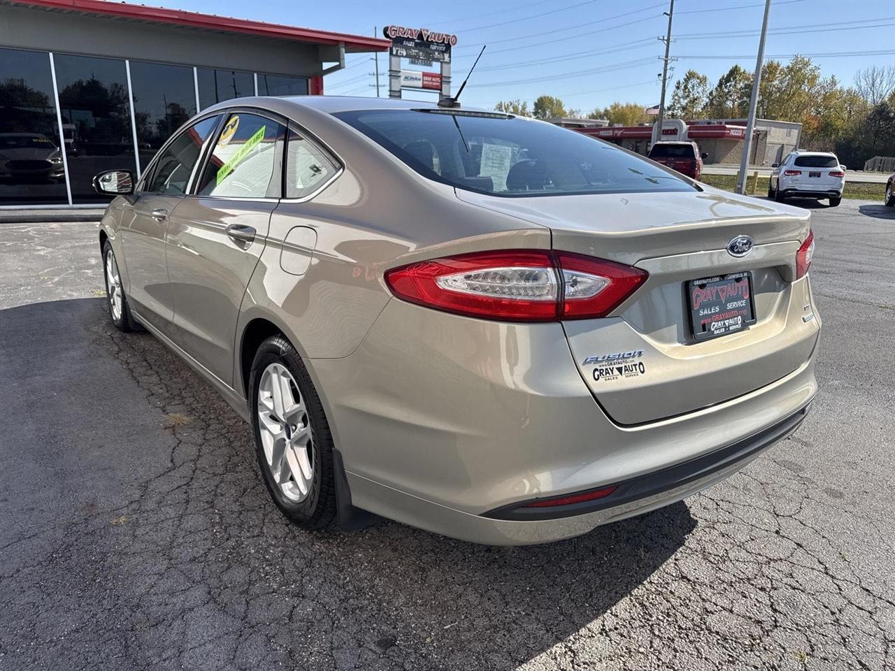 Ford Fusion 4dr Sdn SE FWD 2015