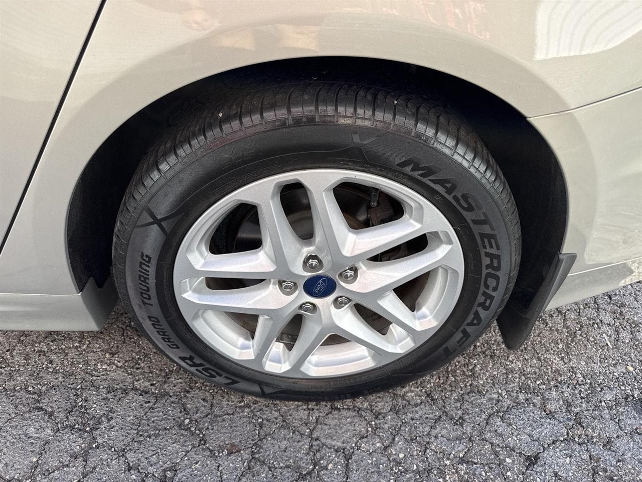 Ford Fusion 4dr Sdn SE FWD 2015
