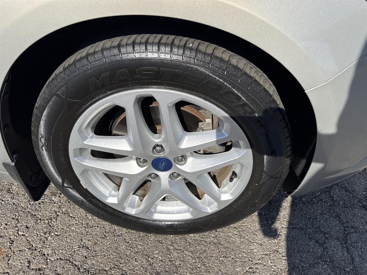 Ford Fusion 4dr Sdn SE FWD 2015