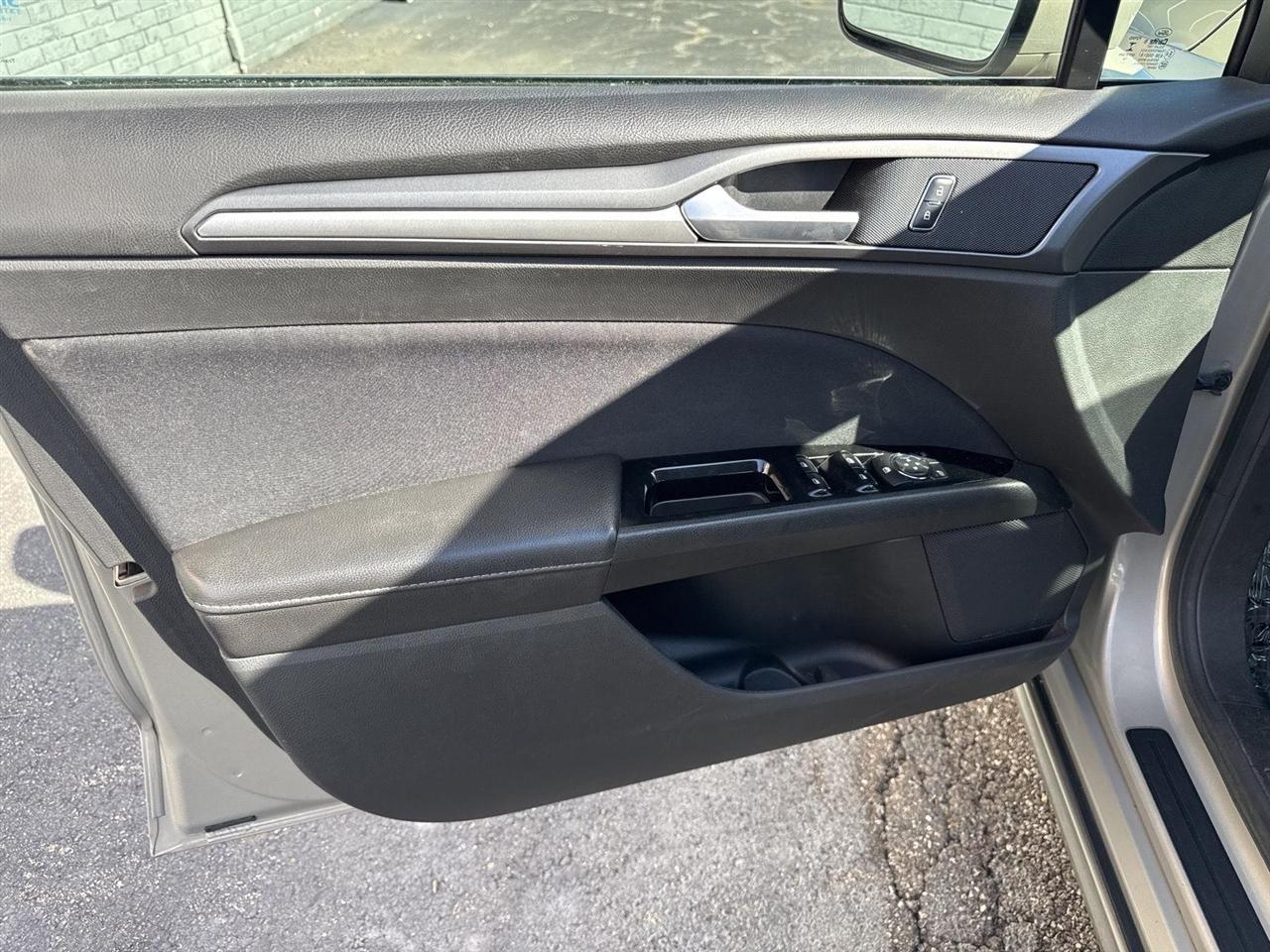 Ford Fusion 4dr Sdn SE FWD 2015
