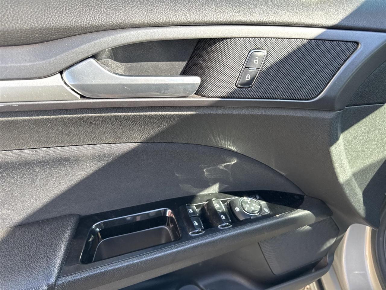 Ford Fusion 4dr Sdn SE FWD 2015