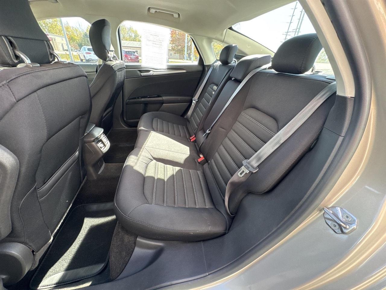 Ford Fusion 4dr Sdn SE FWD 2015