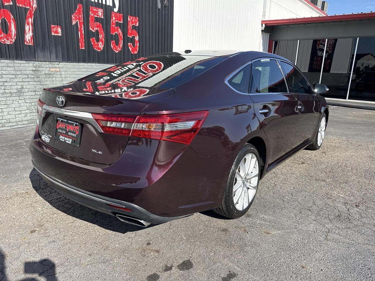 Toyota Avalon 4dr Sdn XLE Premium (Natl) 2016