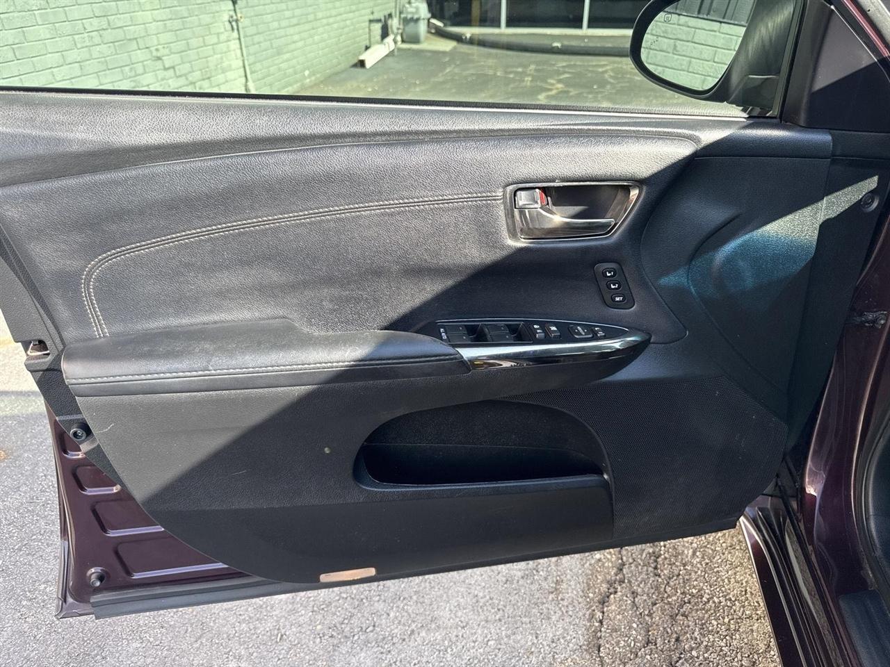 Toyota Avalon 4dr Sdn XLE Premium (Natl) 2016