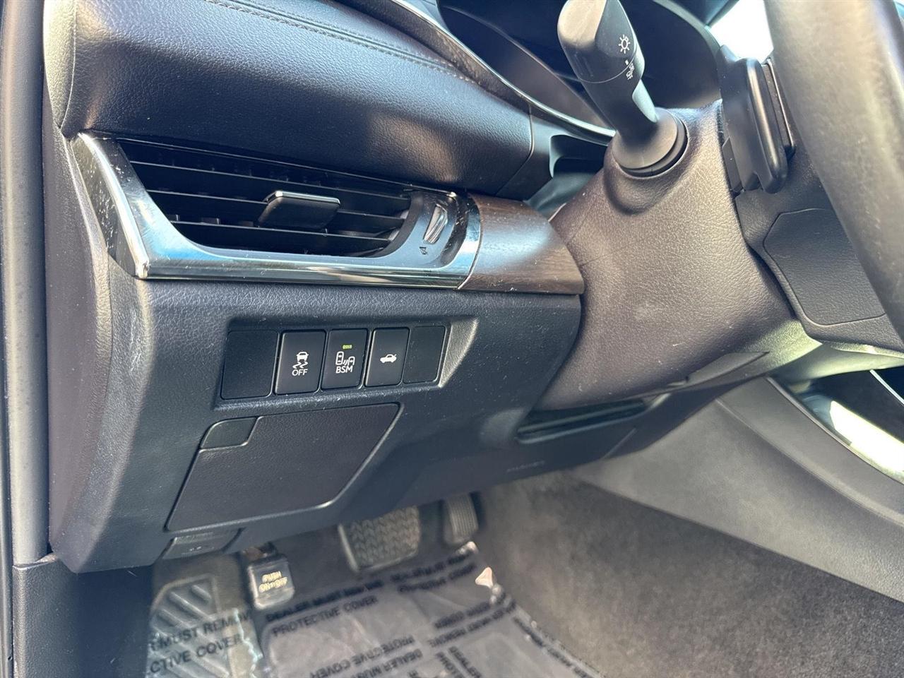 Toyota Avalon 4dr Sdn XLE Premium (Natl) 2016