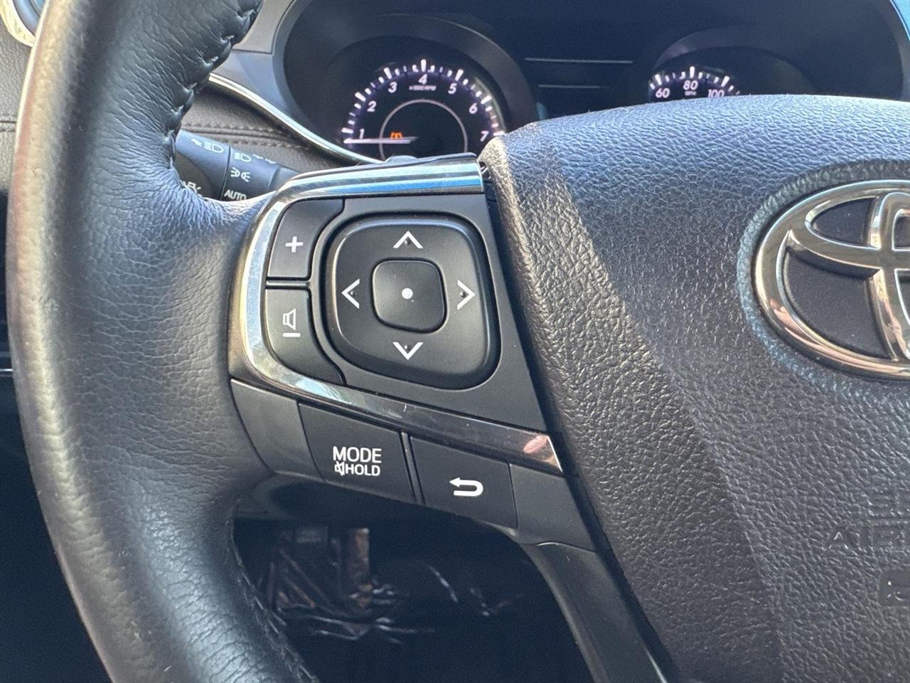 Toyota Avalon 4dr Sdn XLE Premium (Natl) 2016