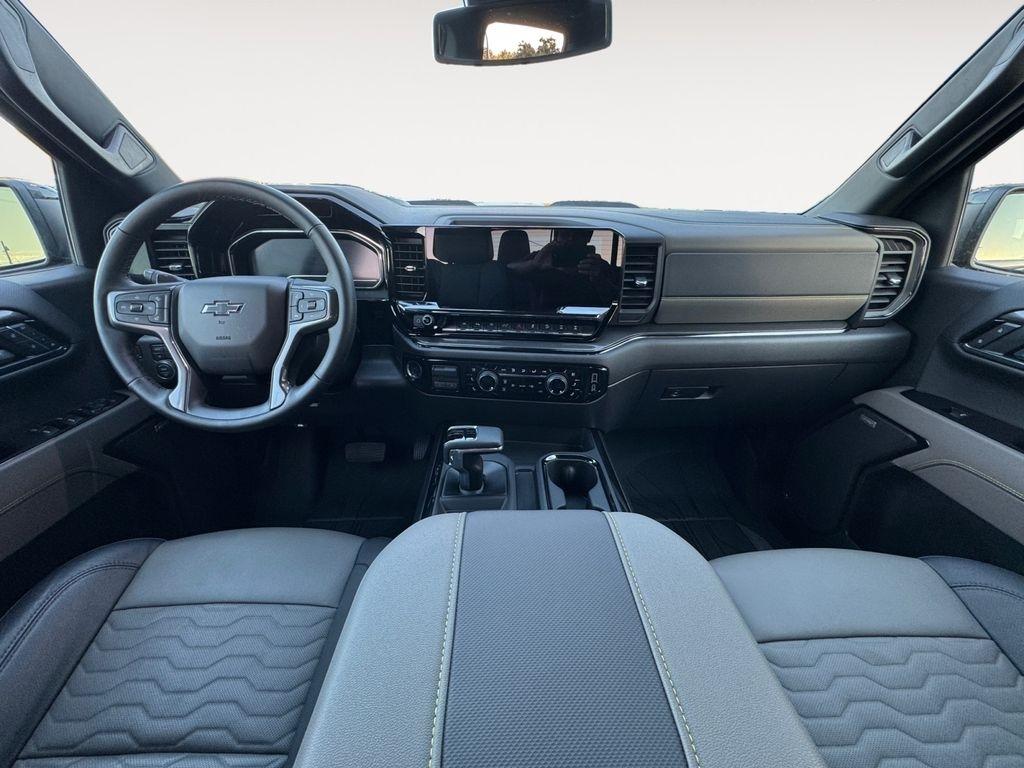 Chevrolet Silverado 1500  2025