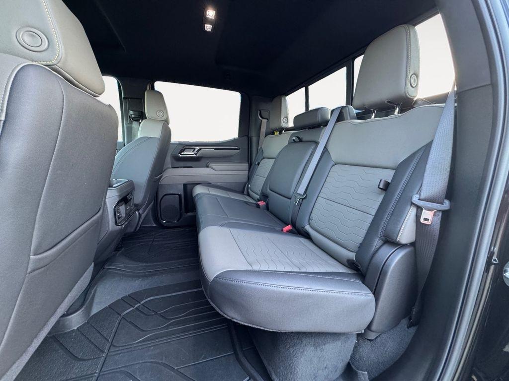 Chevrolet Silverado 1500  2025