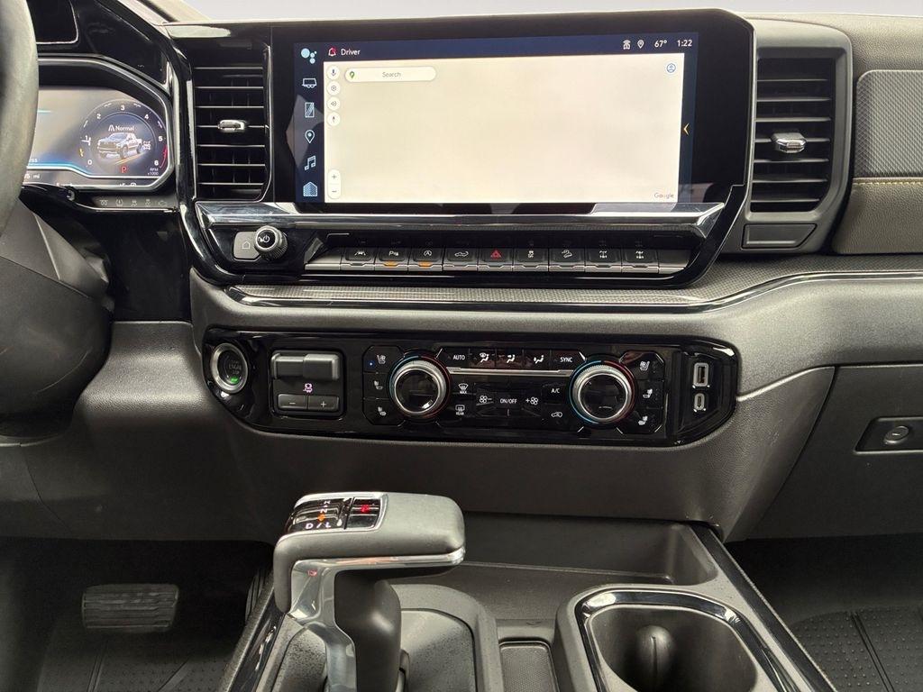 Chevrolet Silverado 1500  2025