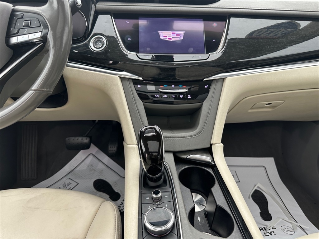 Cadillac XT6  2020 Cadillac XT6  2020
