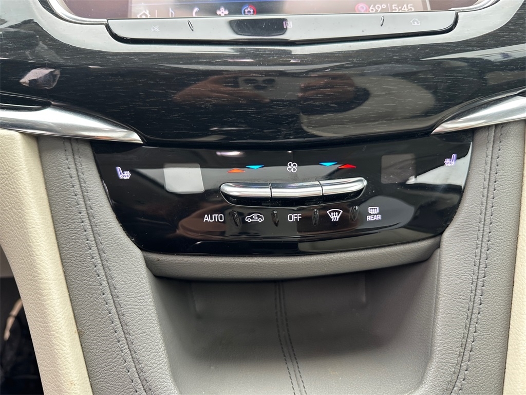 Cadillac XT6  2020 Cadillac XT6  2020