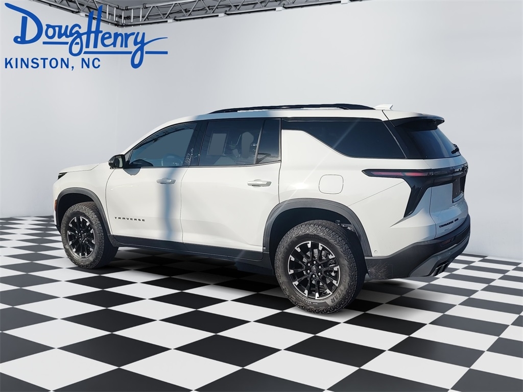 2024 Chevrolet Traverse Z71 photo 3