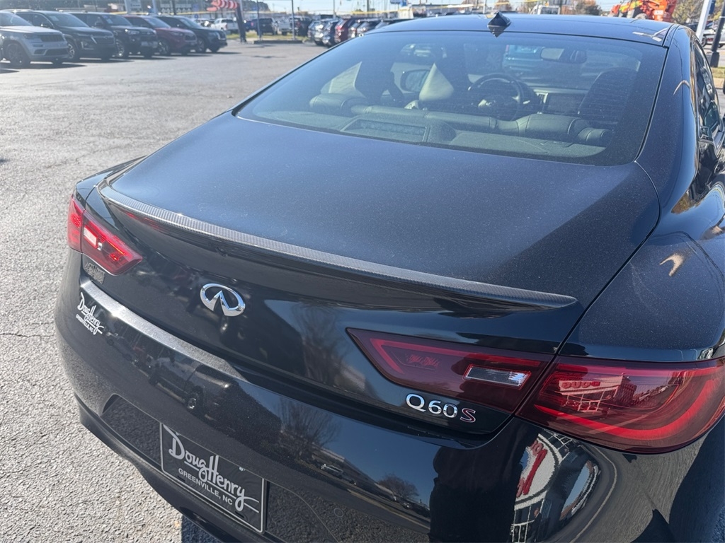Infiniti Q60  2022