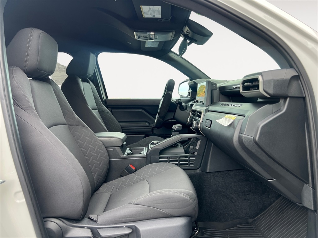 Toyota Tacoma 4WD  2024