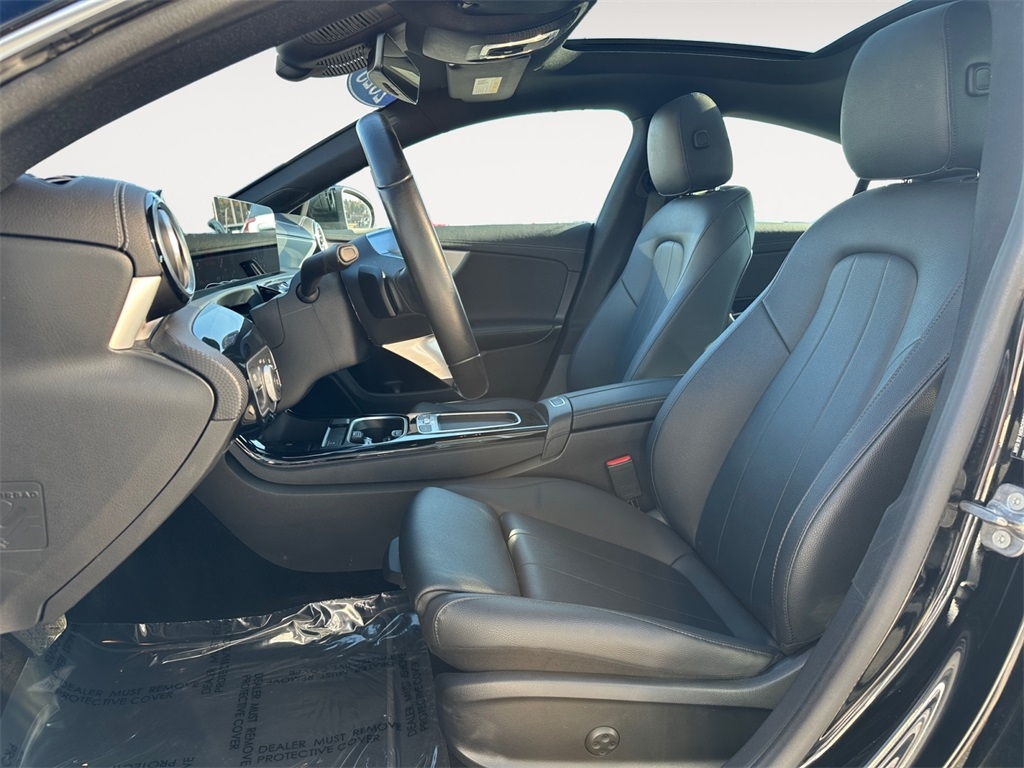 Mercedes-Benz CLA  2025