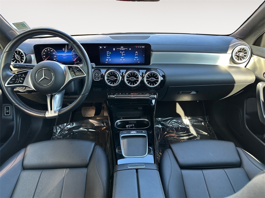 Mercedes-Benz CLA  2025