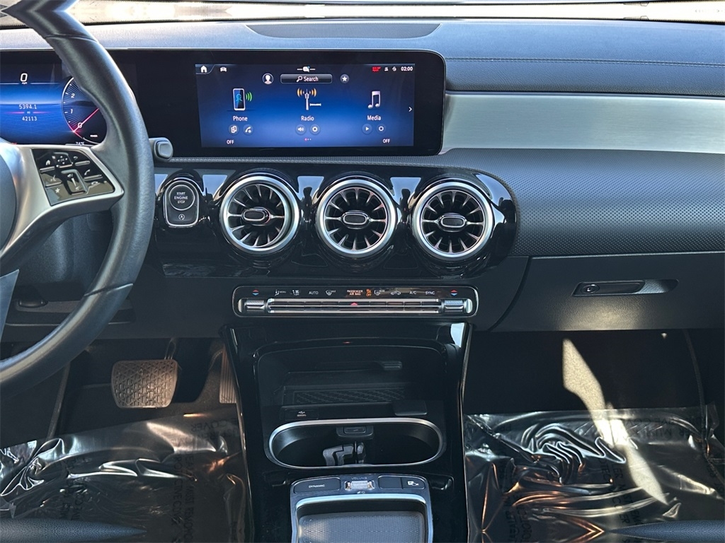 Mercedes-Benz CLA  2025