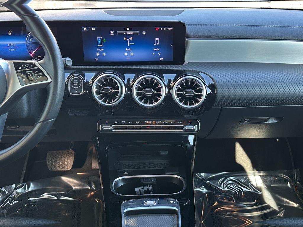 Mercedes-Benz CLA  2025