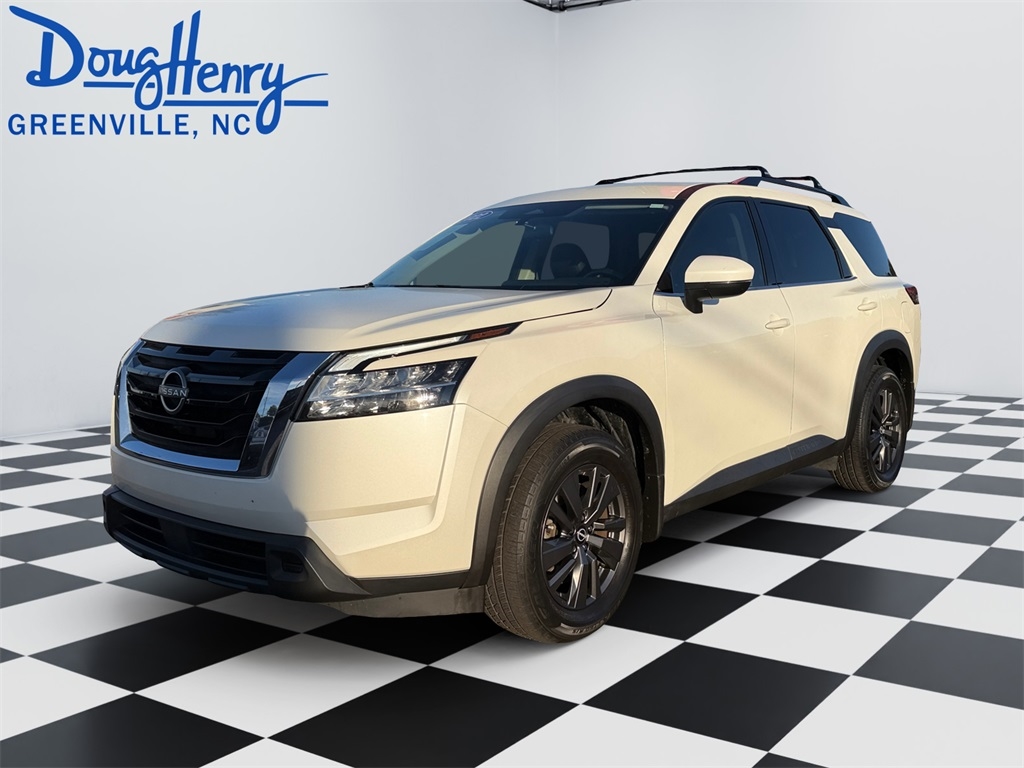2022 Nissan Pathfinder SV