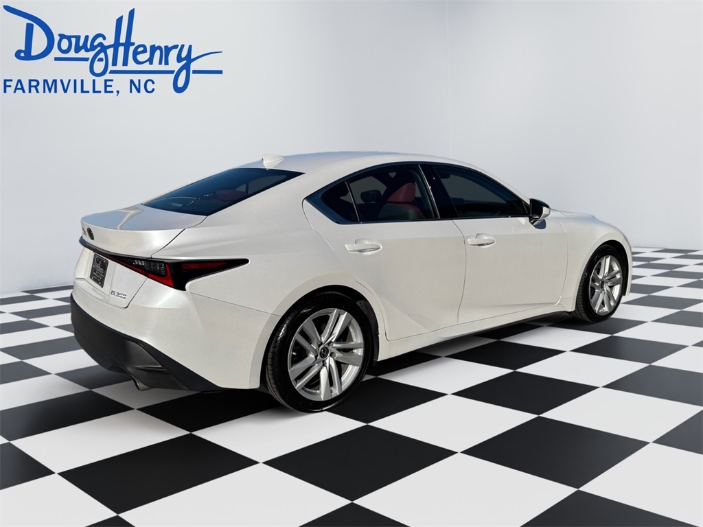 Lexus IS  2022