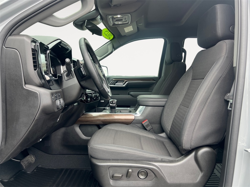 Chevrolet Silverado 1500  2025