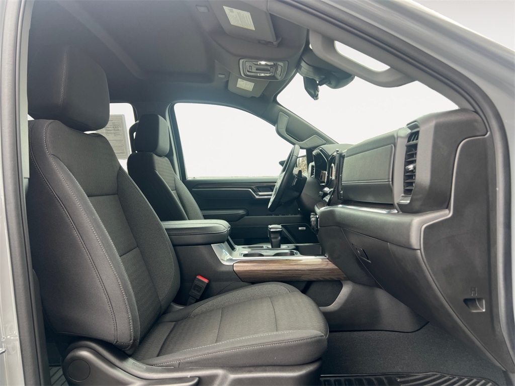 Chevrolet Silverado 1500  2025