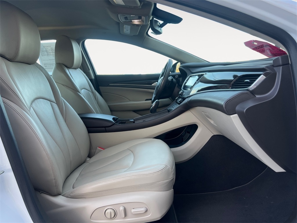 Buick LaCrosse  2017