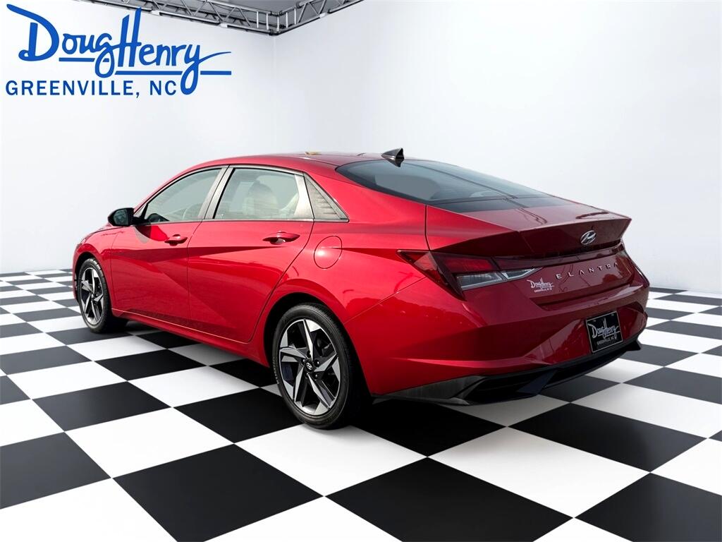 Hyundai Elantra  2023