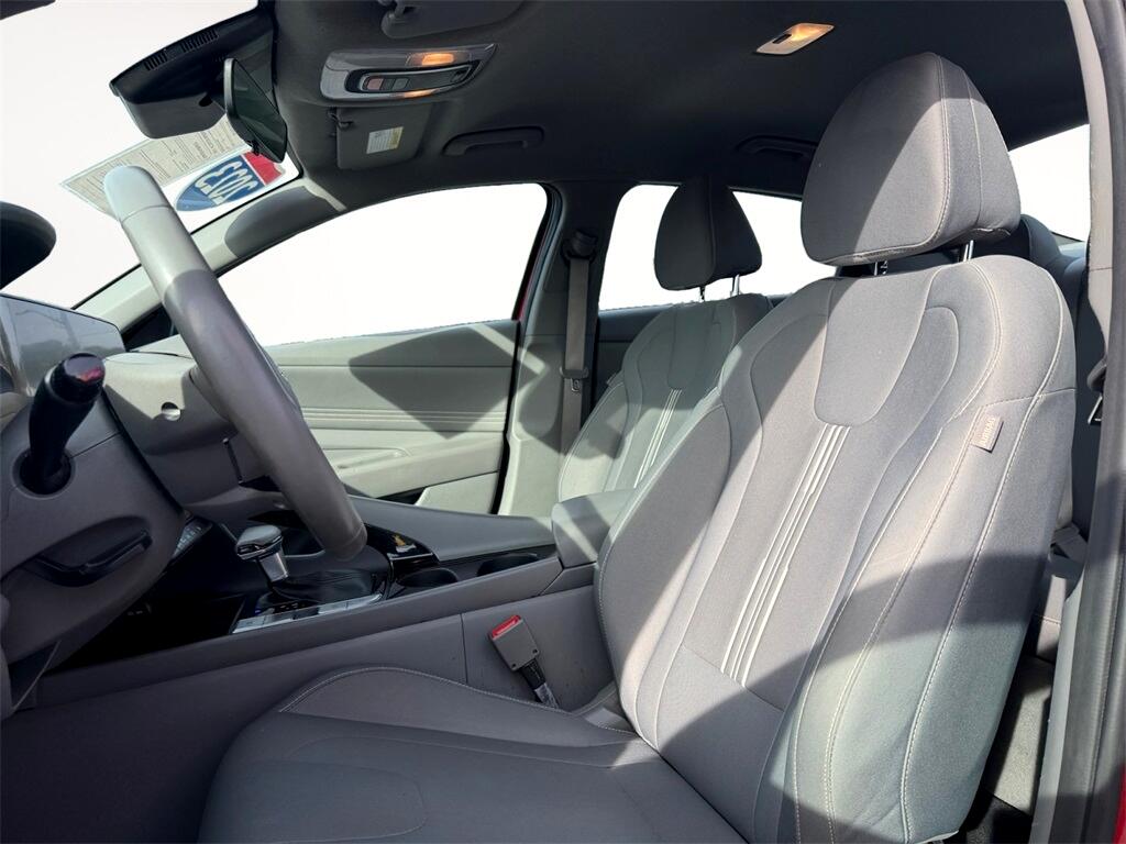 Hyundai Elantra  2023