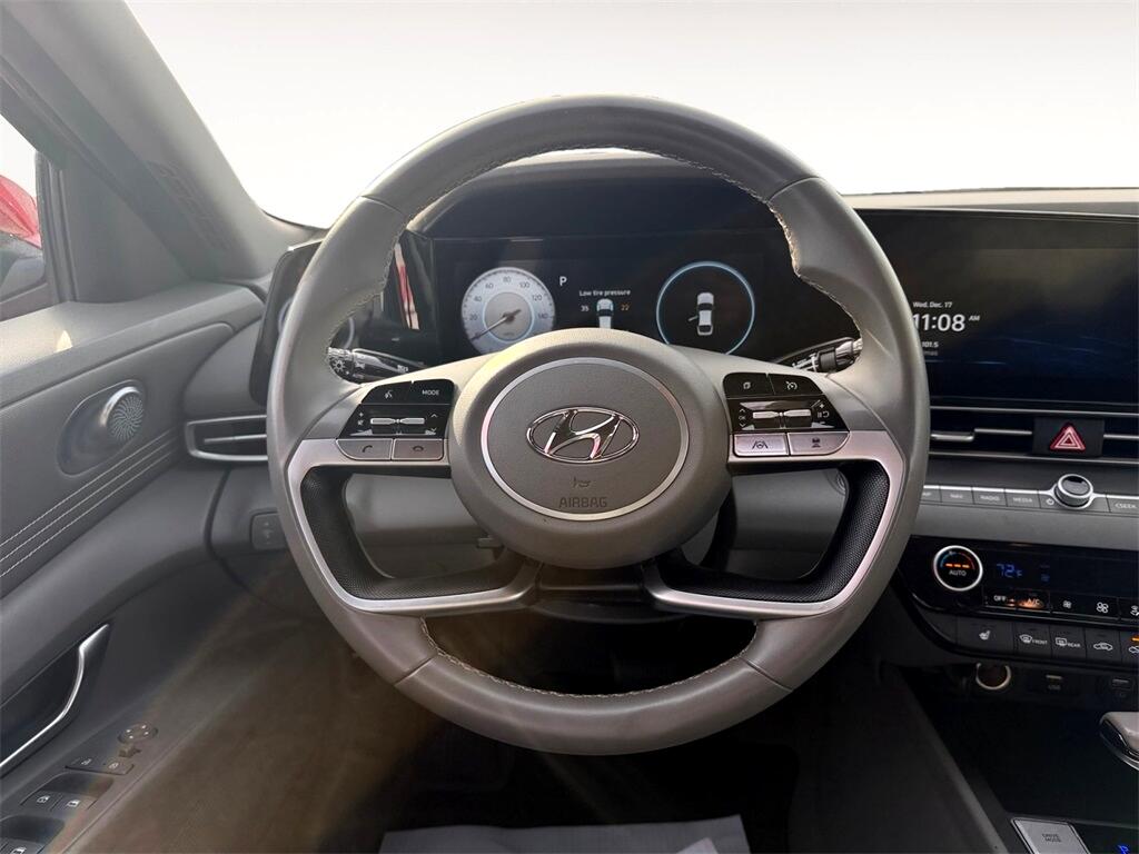 Hyundai Elantra  2023