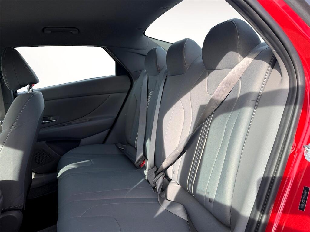 Hyundai Elantra  2023