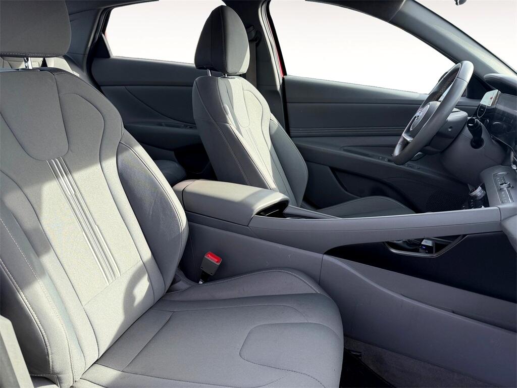 Hyundai Elantra  2023