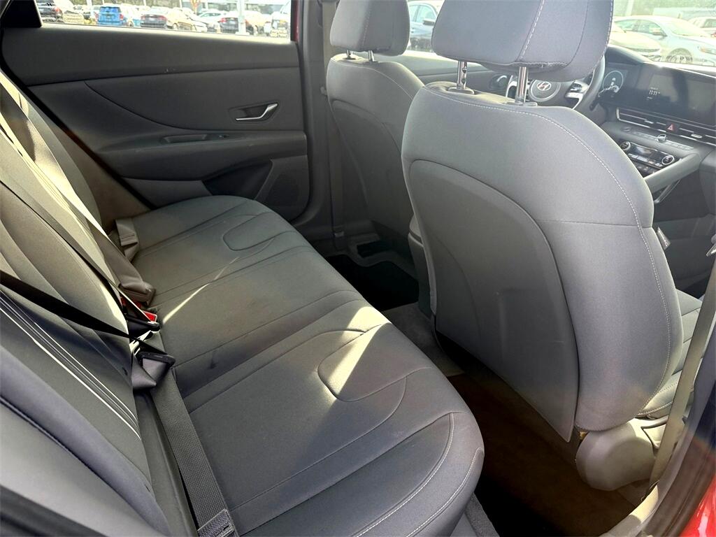 Hyundai Elantra  2023