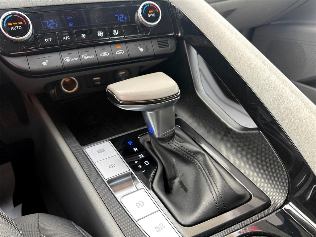 Hyundai Elantra  2023