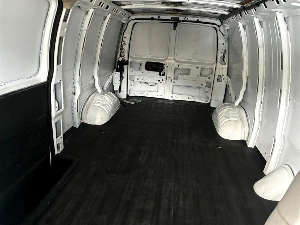 GMC Savana Cargo Van  2023