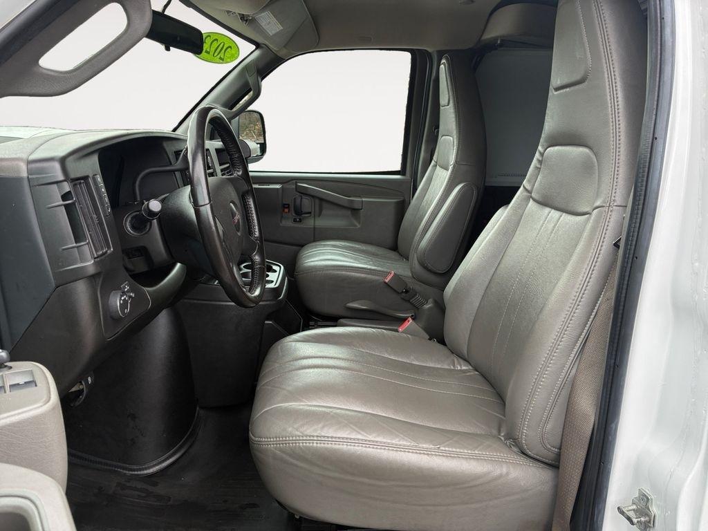 GMC Savana Cargo Van  2023