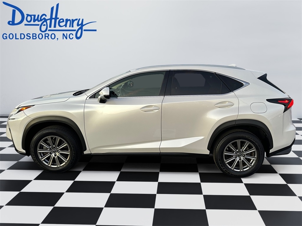 Lexus NX  2021