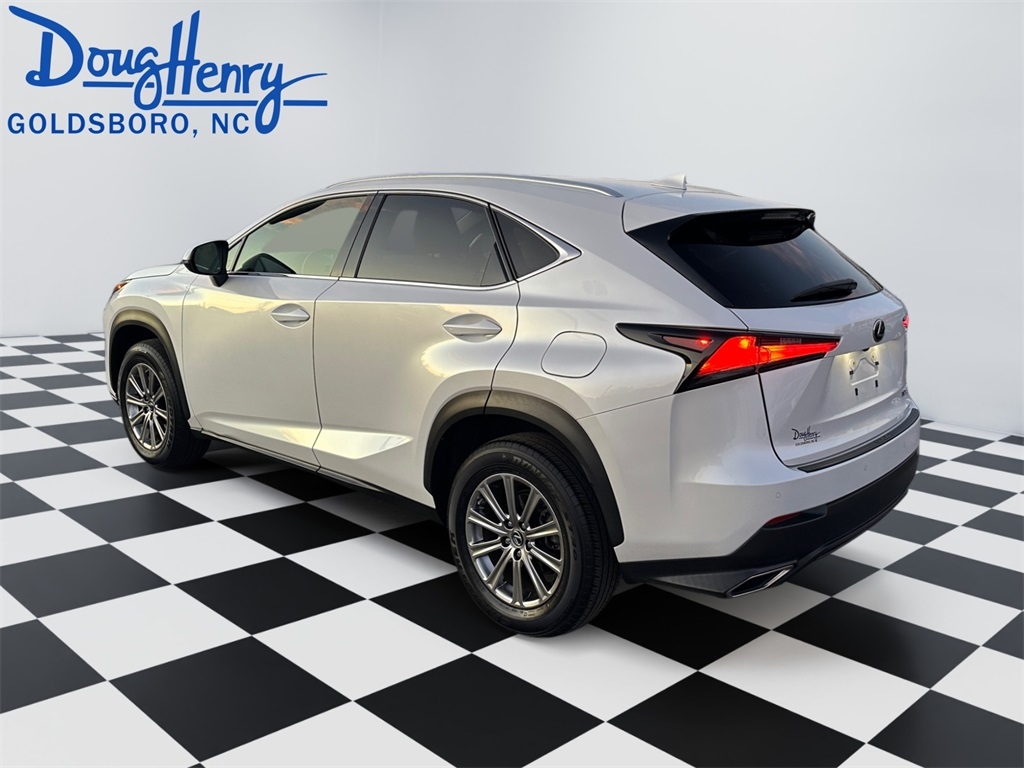 Lexus NX  2021