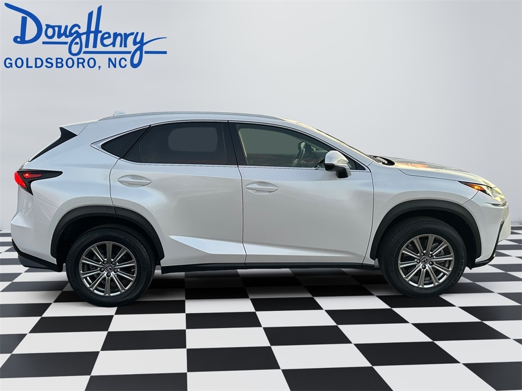 Lexus NX  2021