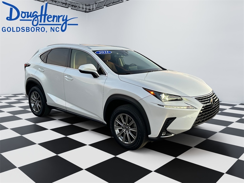 Lexus NX  2021