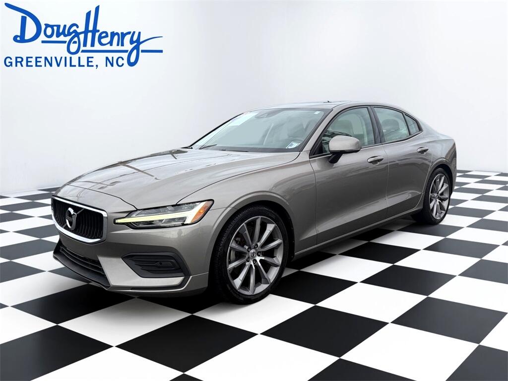 2019 Volvo S60 Momentum's photo