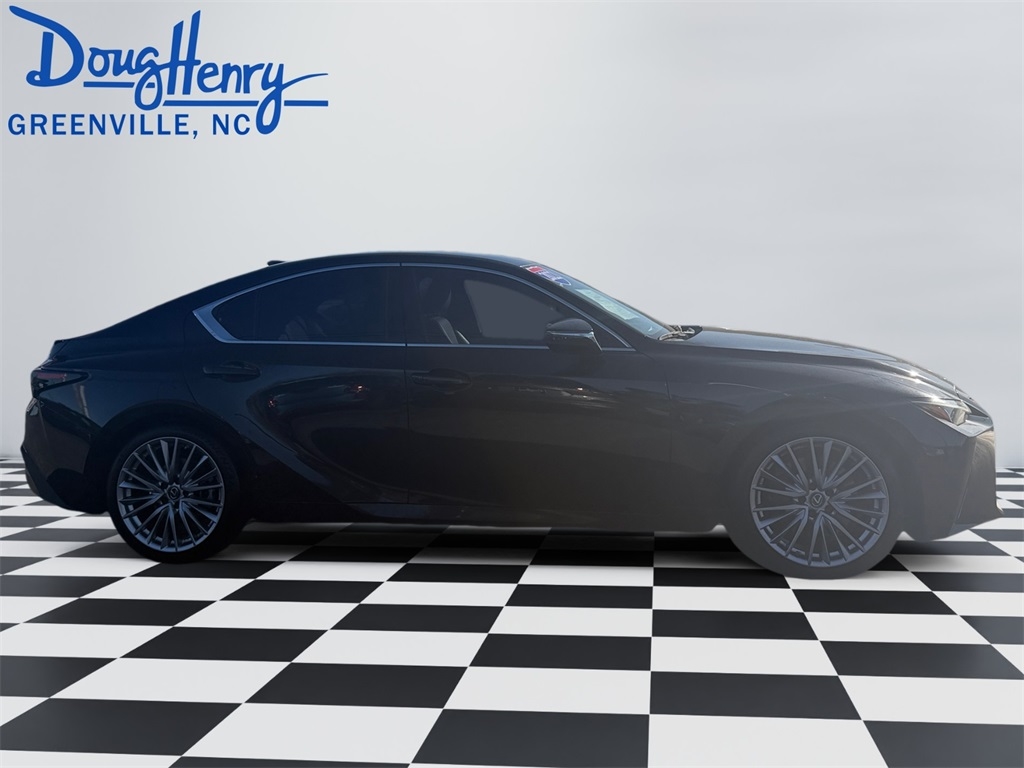 Lexus IS  2022