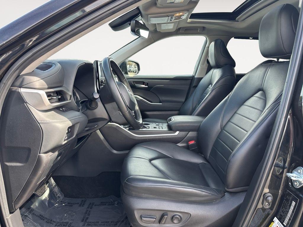 2024 Toyota Highlander XLE - Photo 9
