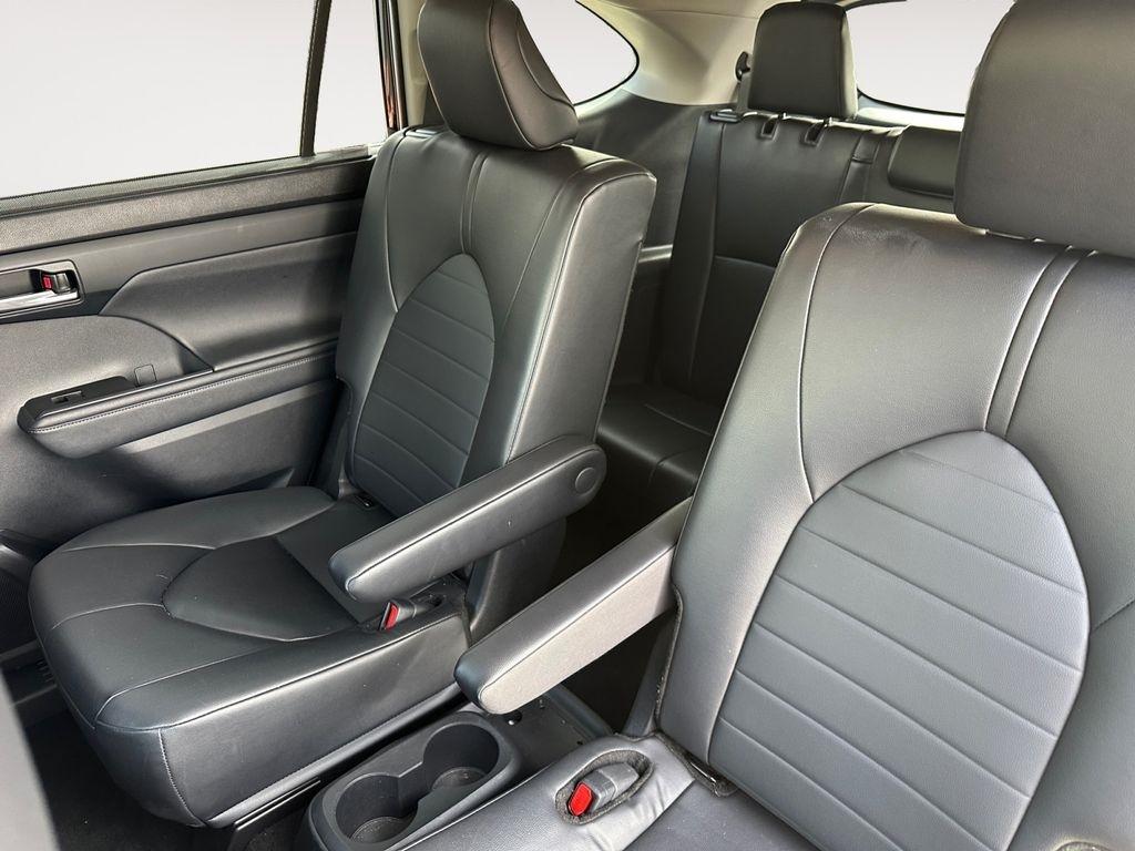 2024 Toyota Highlander XLE - Photo 13