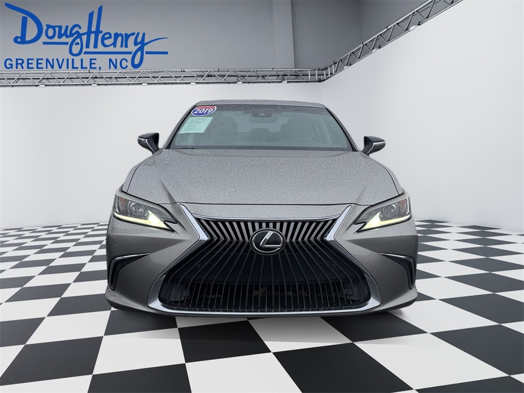 Lexus ES  2019